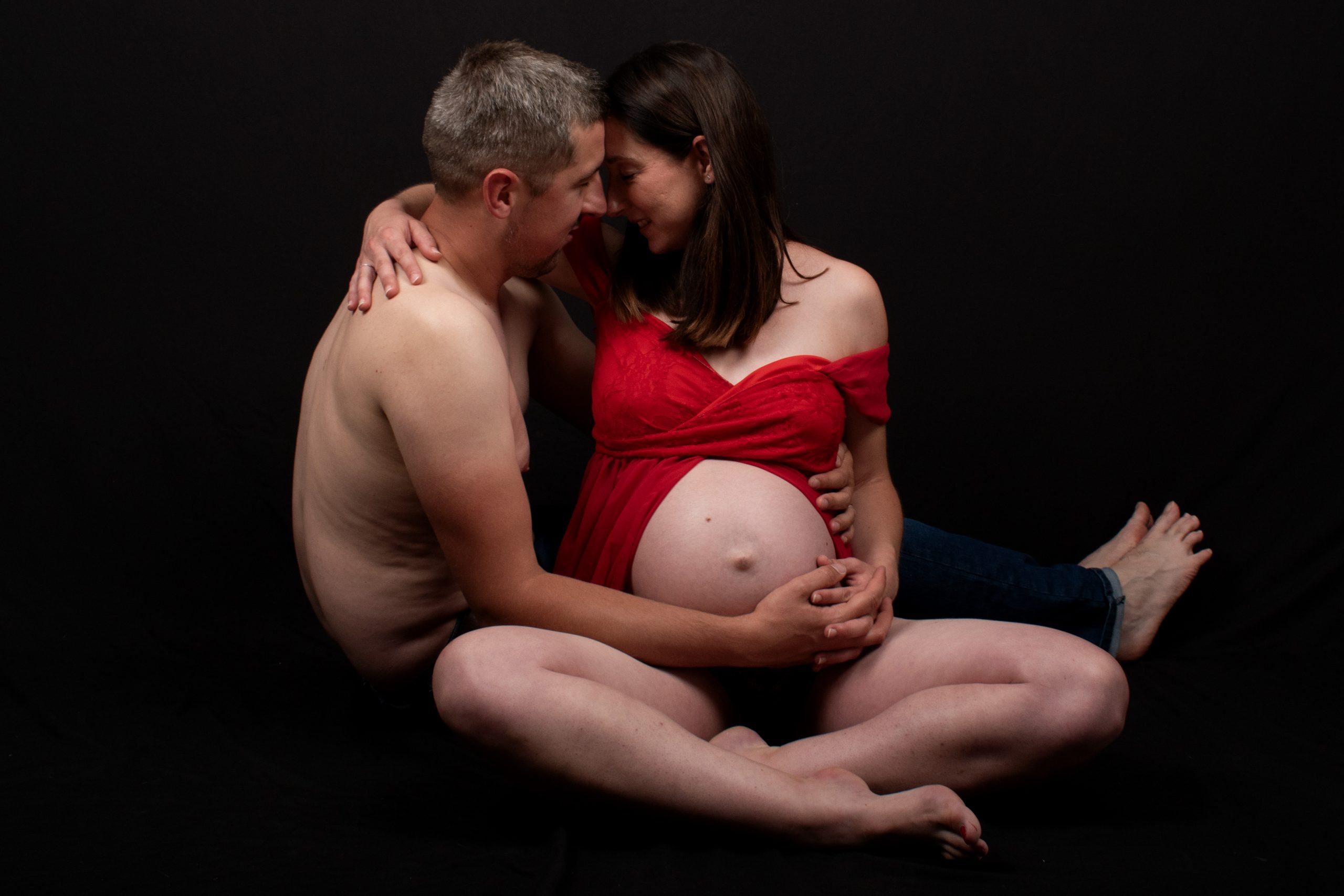grossesse couple et amour et bébé