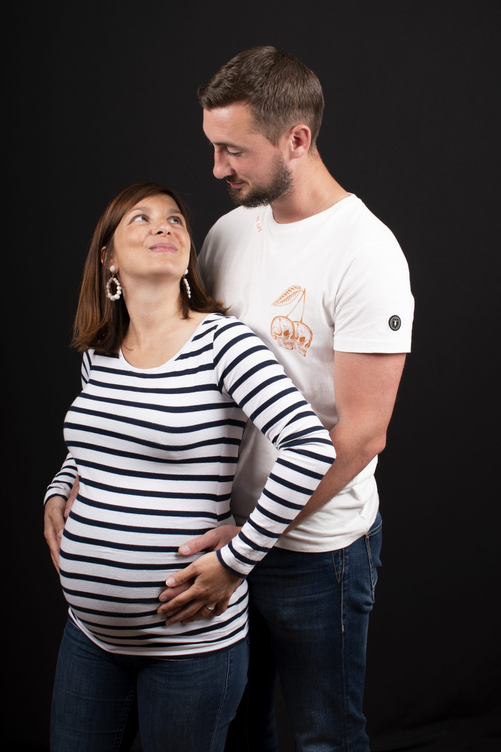 couple et amour et grossesse et enfant
