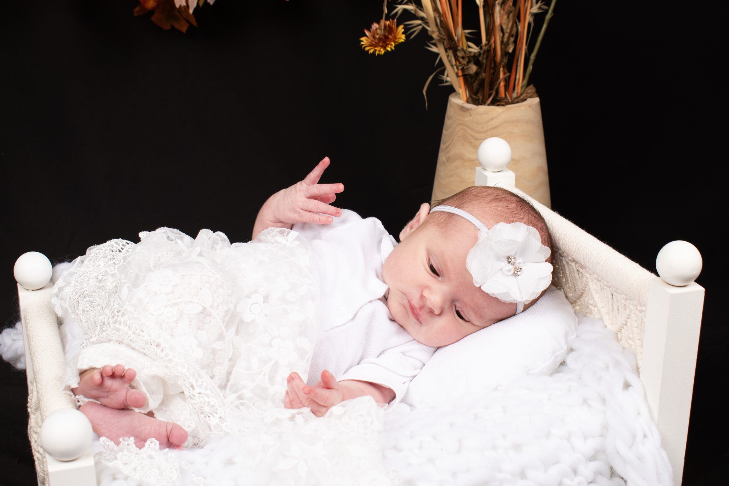 bébé dans un lit 